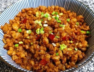 如果冰箱里只有一樣東西，只能是它——萬能的三七肉臊子
